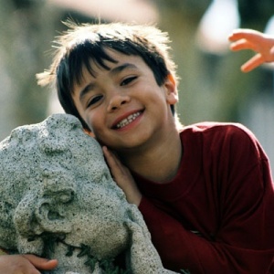 enfant et statue venissieux